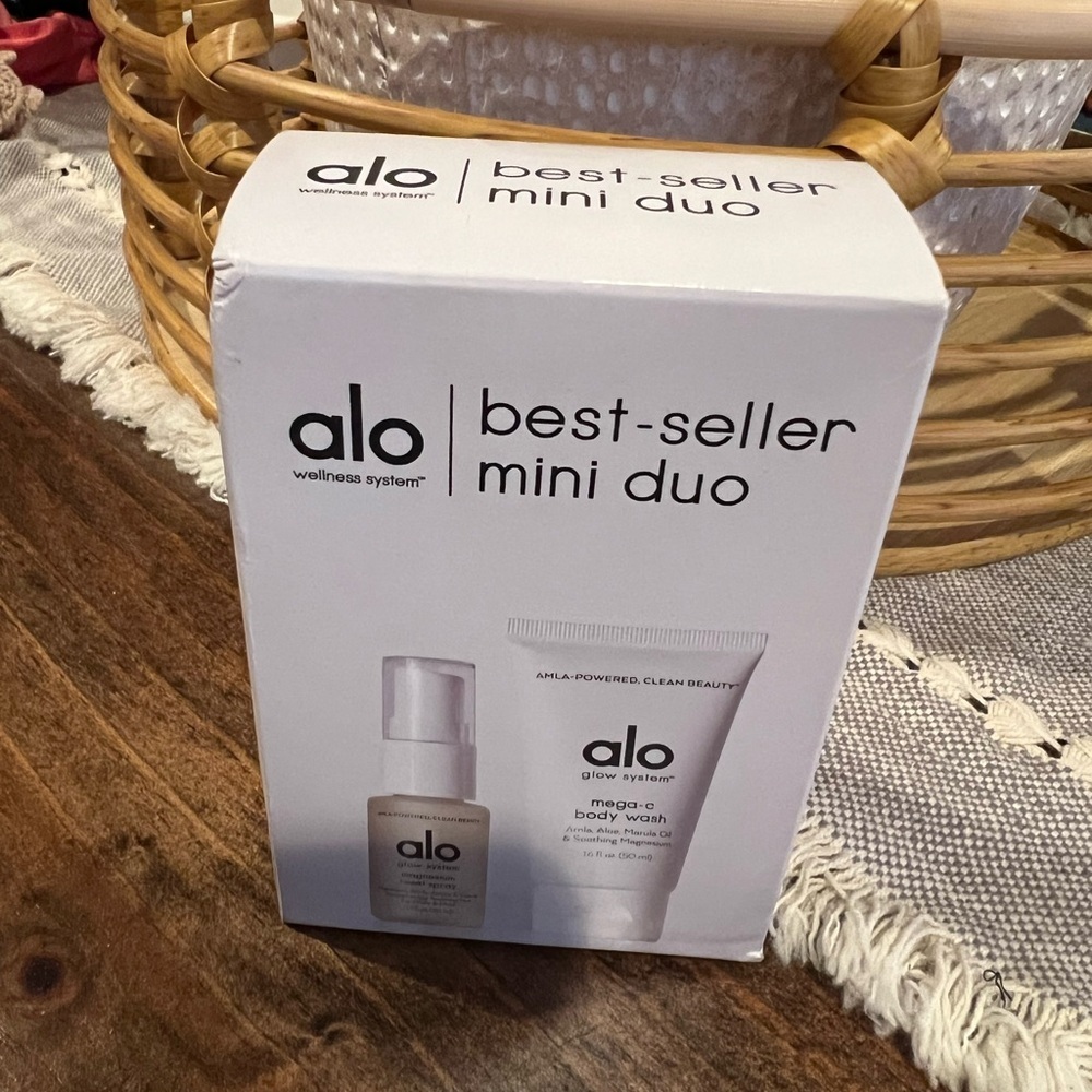 ALO Yoga Best-Seller Mini Duo - Glow System, NIB, unopened.
